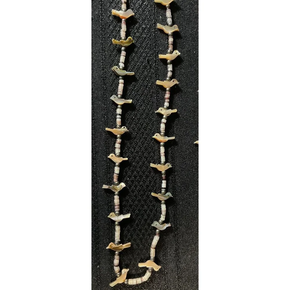 Vintage Zuni Indian Fetish Mother of Pearl Bird Birds Single Strand Heishi Bead‎